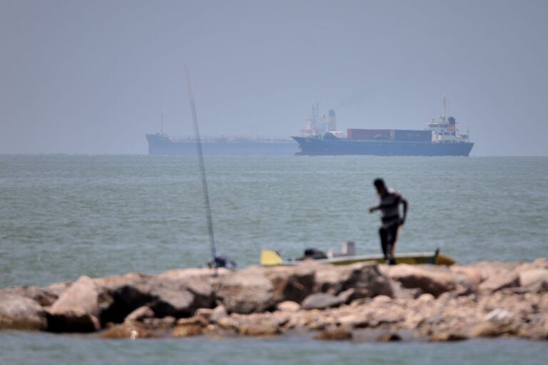 USA och Iran uppges ha ingått vapenstillestånd – samtal planeras i Qatar