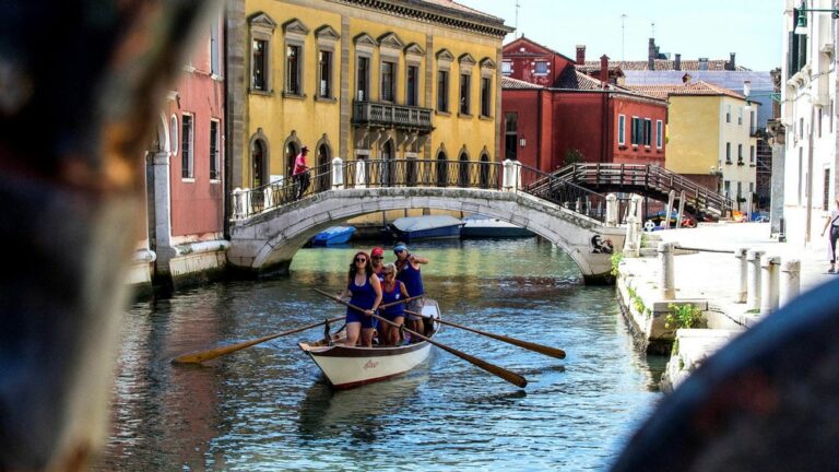 Europas turistparadox: Rekordbesök medan kontinenten kämpar med sin egen attraktionskraft