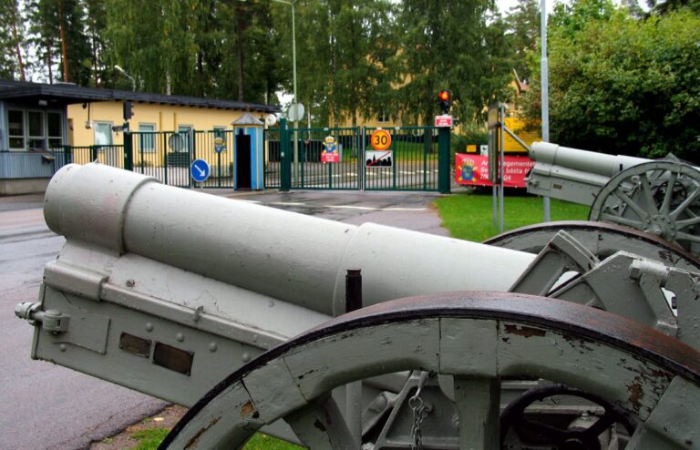 Officer i Försvarsmakten får löneavdrag efter sexuella trakasserier
