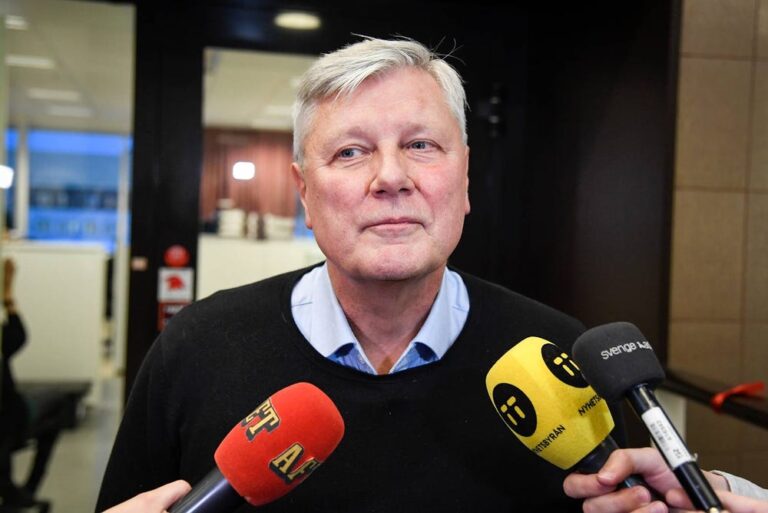 Lars Ohly kräver att Vänsterpartiet försvarar Mohamed Abdukardir Ali mitt i valfuskutredning