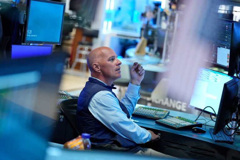 Fallande oljepris och starka bolagsrapporter lyfte Wall Street